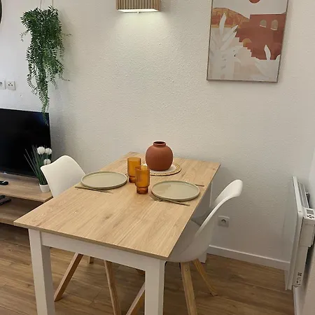 Les Charmes - C24b * Eppe-Sauvage